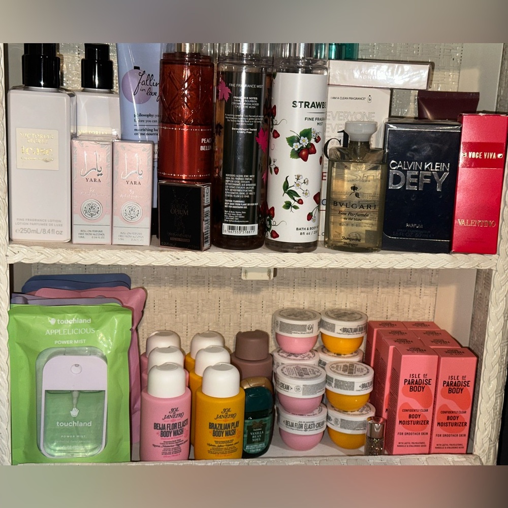 Large high-end makeup bundle Likes or Dislikes (READ DESCRIPTION FOR DETAILS:) - Picture 3 of 9